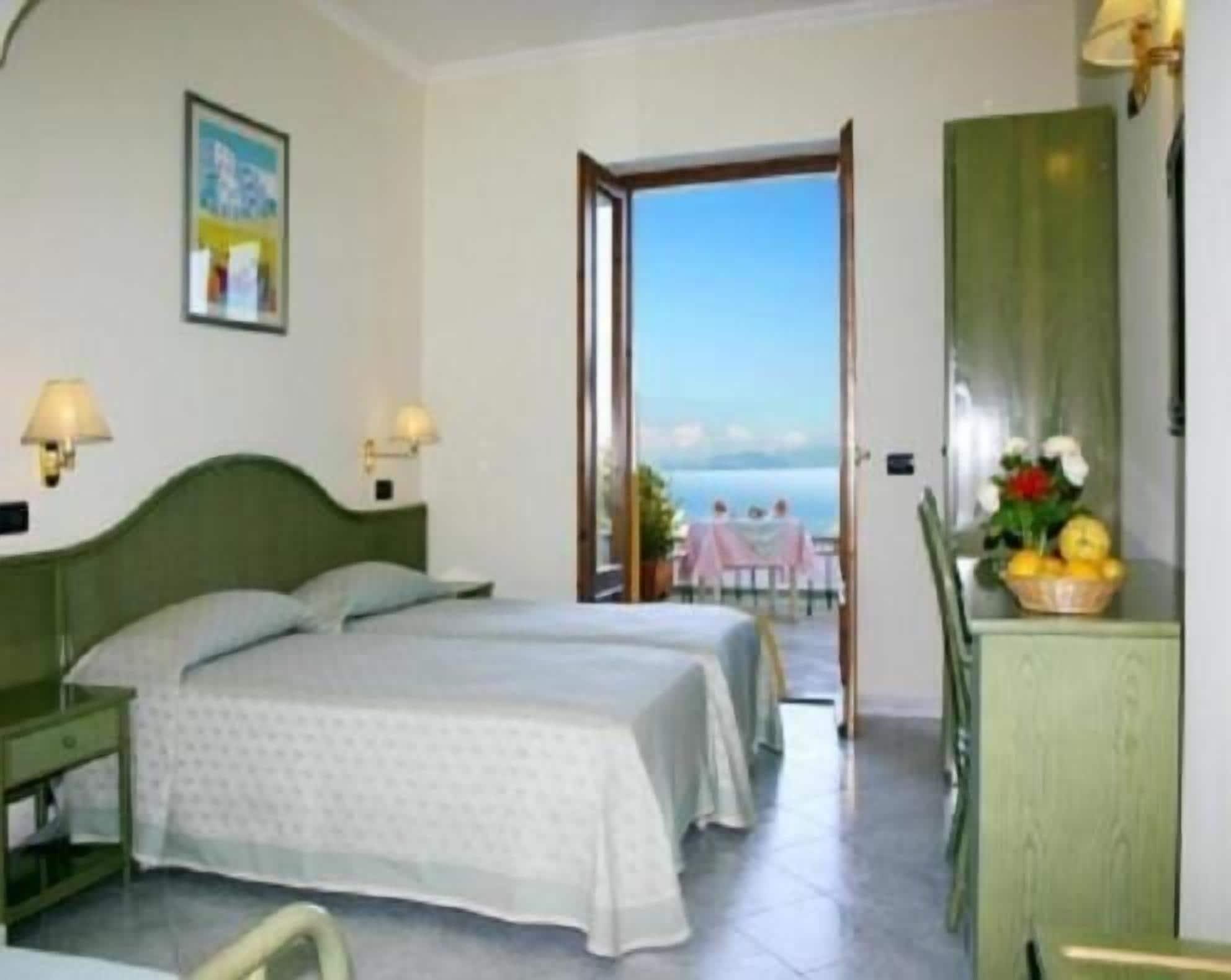 丽城酒店 Forio di Ischia 外观 照片